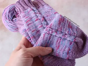 How to Knit Cables: Easy Video Tutorial - Smiling Colors