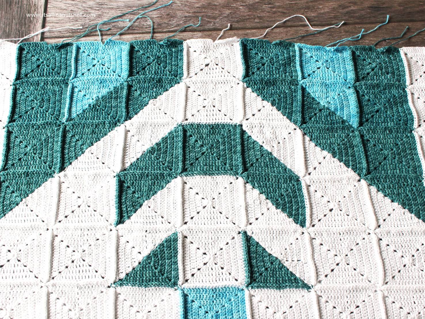 Snowflake square blanket in winter colors – It's all in a Nutshell Crochet